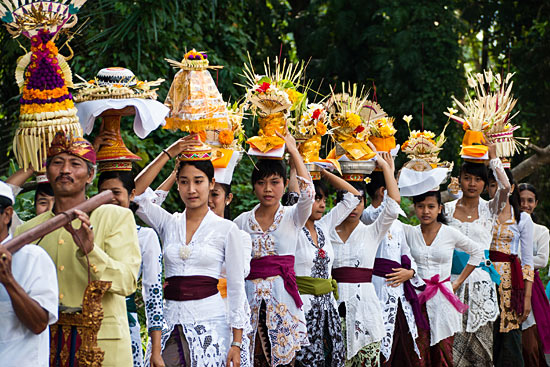 The Balinese Temple Ceremony - Luxagraf, Writing