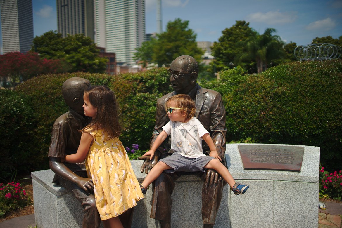 Playing on statues, new orleans photographed by luxagraf