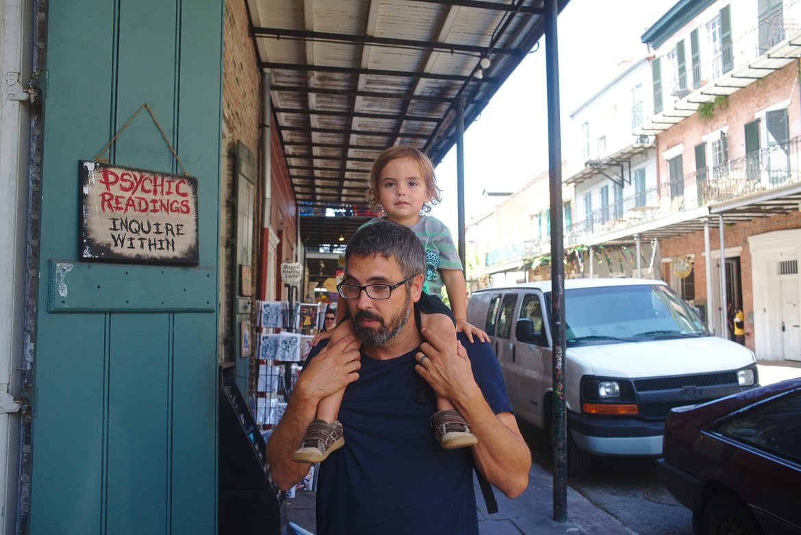 Walking the French quarter photographed by luxagraf