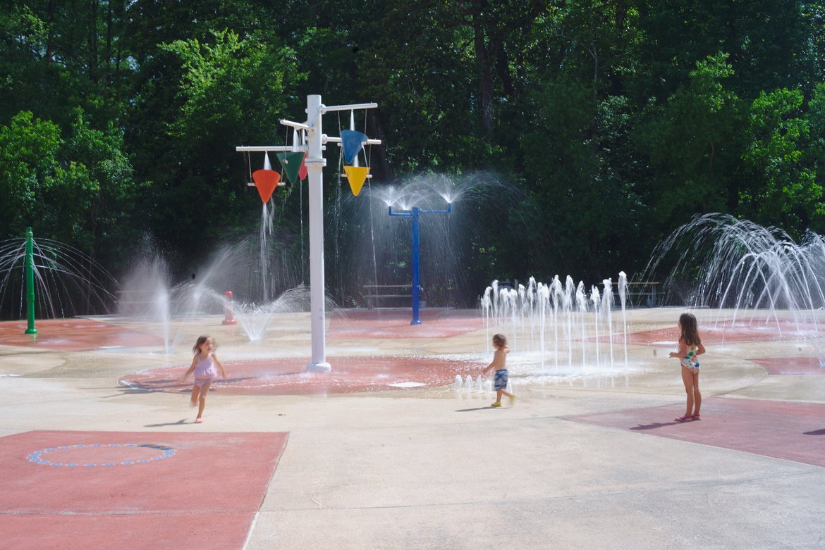 Splashpad, Palmetto Island, LA photographed by luxagraf