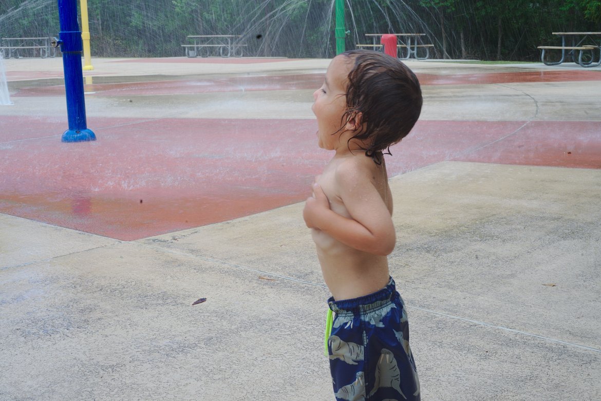 Splashpad, Palmetto Island, LA photographed by luxagraf