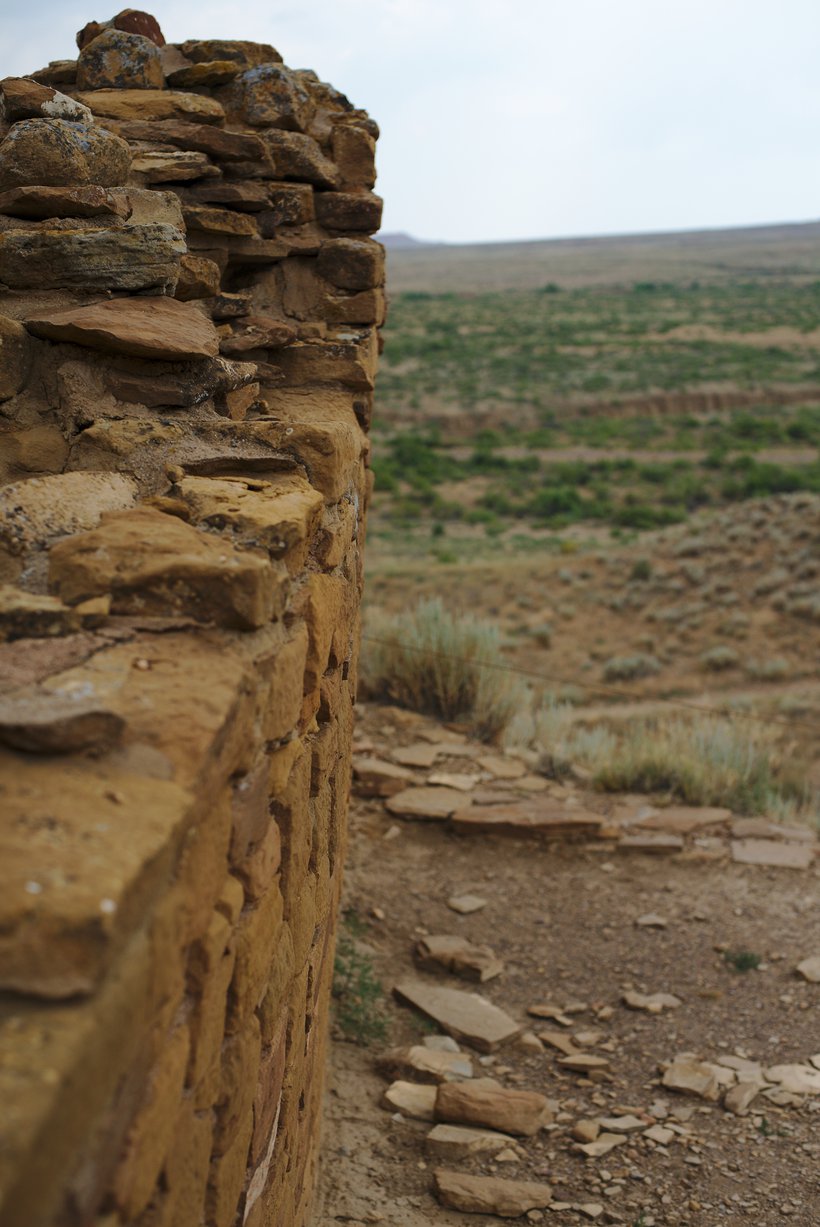 Thousand year old walls, Chaco Canyon photographed by luxagraf