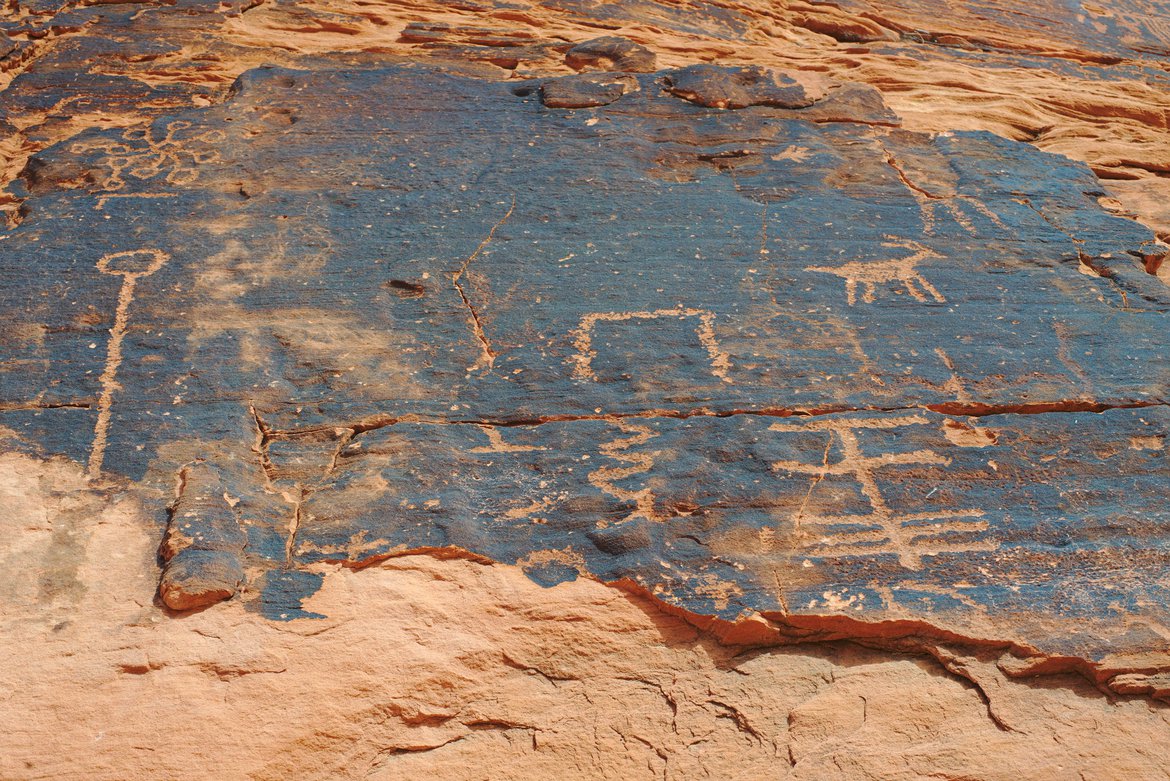 Petroglyphs, Valley of Fire State Park photographed by luxagraf