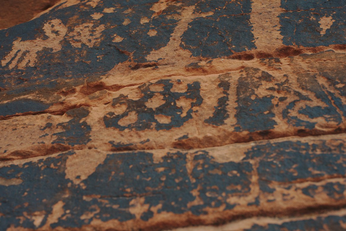 Petroglyphs, Valley of Fire State Park photographed by luxagraf