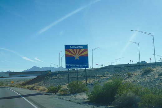 Welcome to Arizona Sign photographed by luxagraf