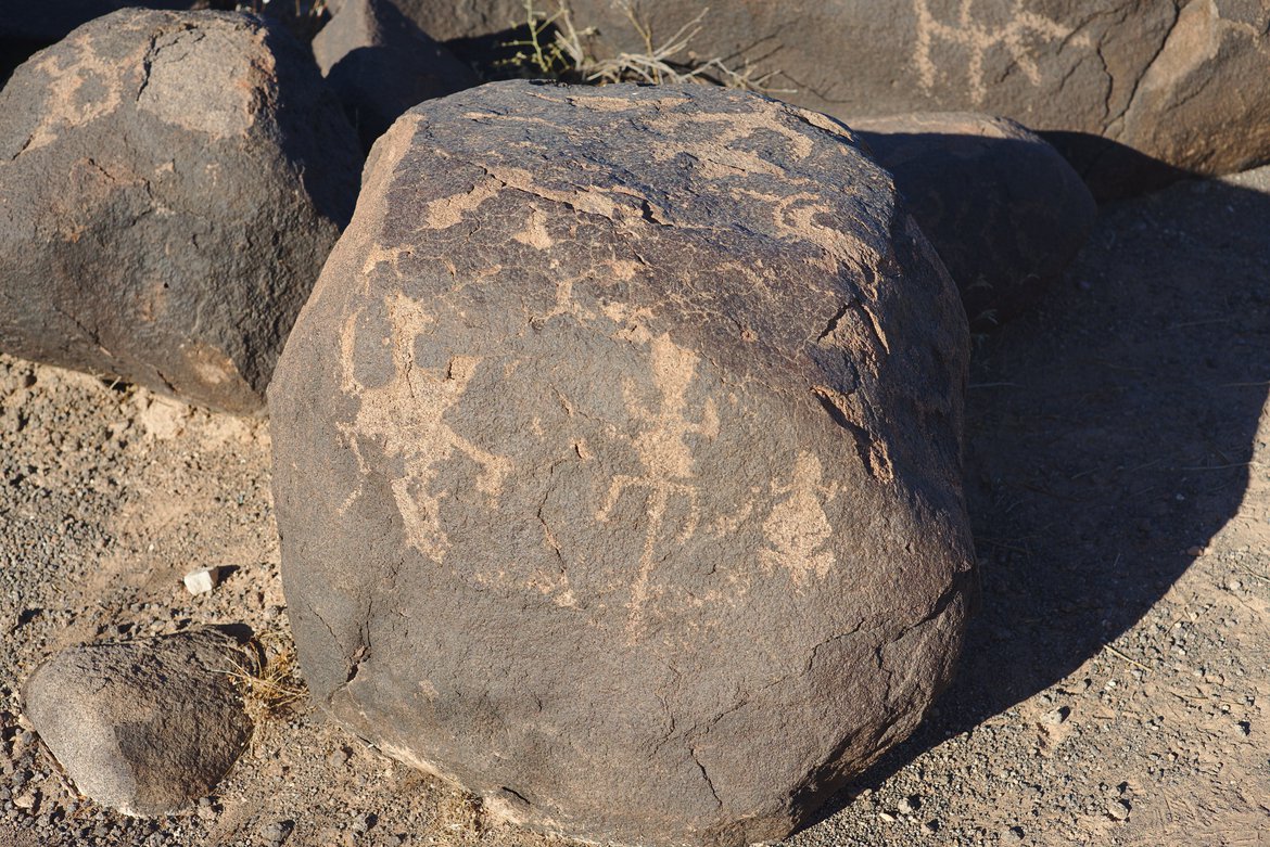 Petroglyphs, Painted Rocks BLM area photographed by luxagraf