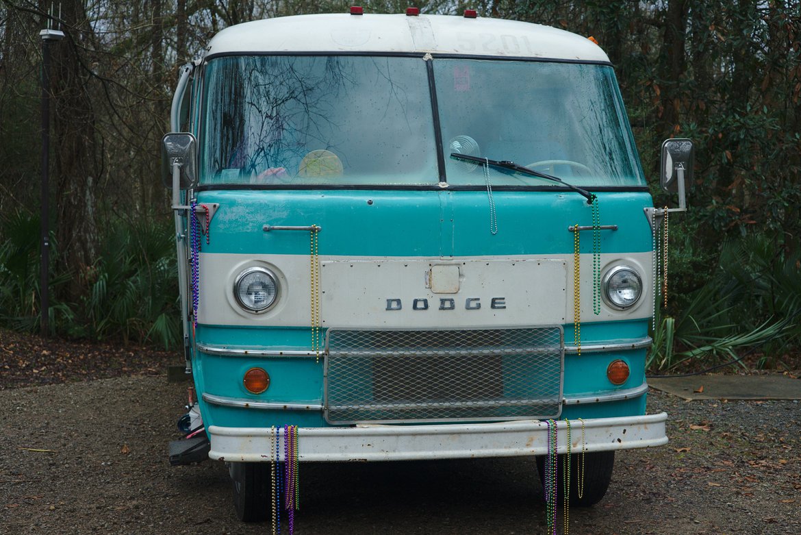 bus decorated for mardi gras photographed by Scott Gilbertson