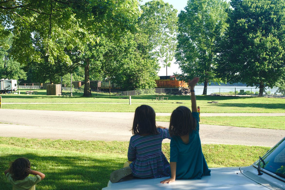 train, trail of tears state park, IL photographed by luxagraf