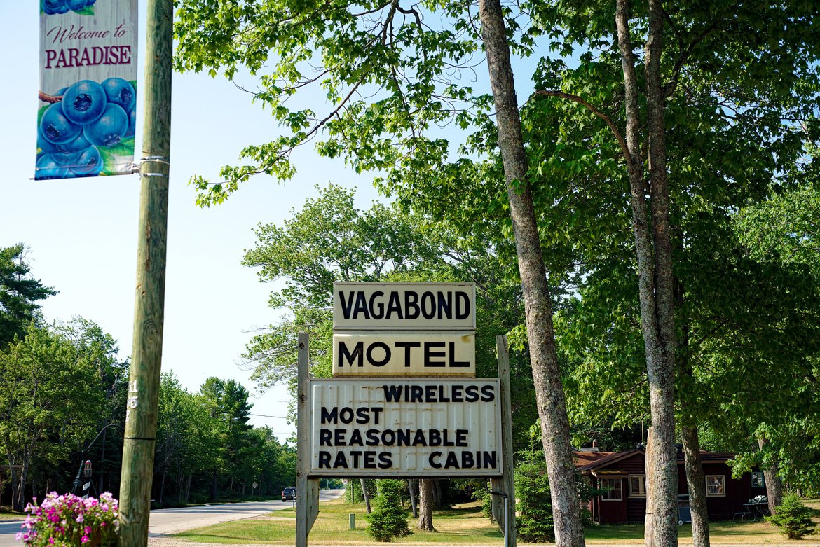 vagabond motel, near andrus lake, MI photographed by luxagraf