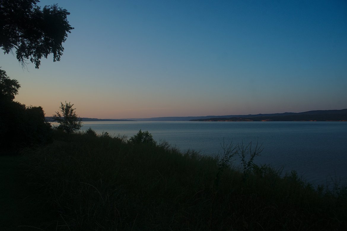 sunset over the missouri river, SD photographed by luxagraf