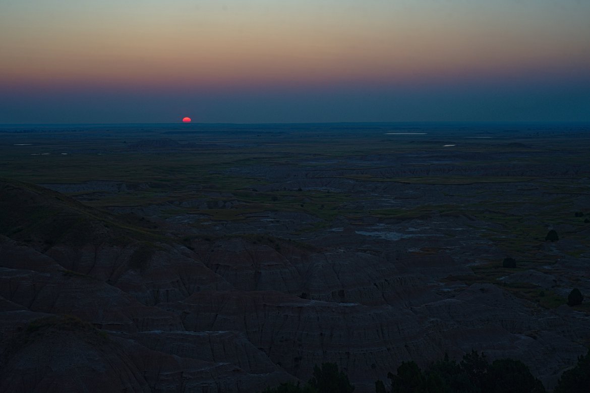 Sunrise over the Badlands, Wall, SD photographed by luxagraf