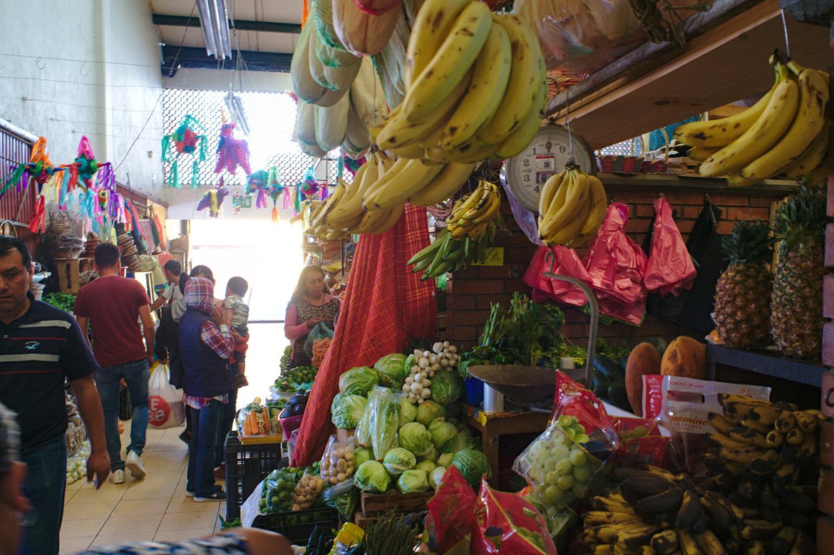mercado san juan de dio, san miguel de allende, mx photographed by luxagraf