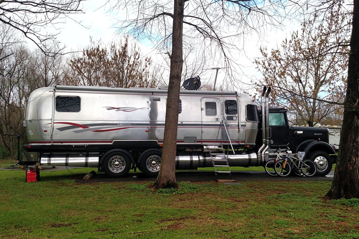 Nice Airstream photographed by luxagraf