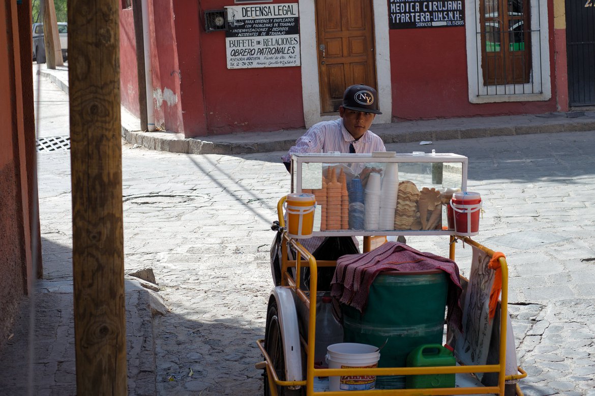 helado cart, san miguel de allende, mx photographed by Scott Gilbertson