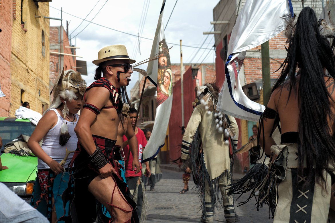 danza de indios, La Sagrada Familia, San Miguel de Allende photographed by luxagraf