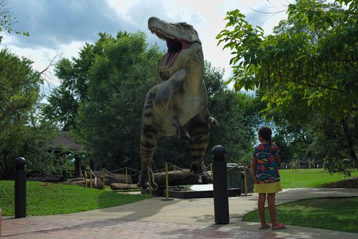 animatronic dinosaur, outside the Jackson Natural History Museum, Jackson, MS photographed by luxagraf
