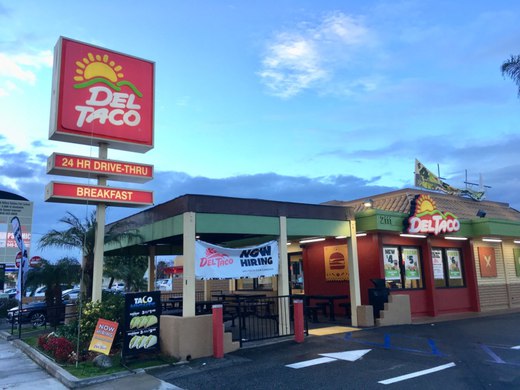 outside of del taco, bristol dr, california photographed by luxagraf