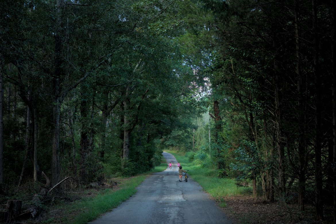 kids riding bikes photographed by Scott Gilbertson