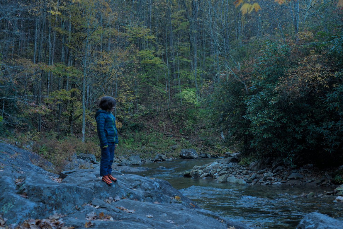 early morning grayness on the river photographed by Scott Gilbertson