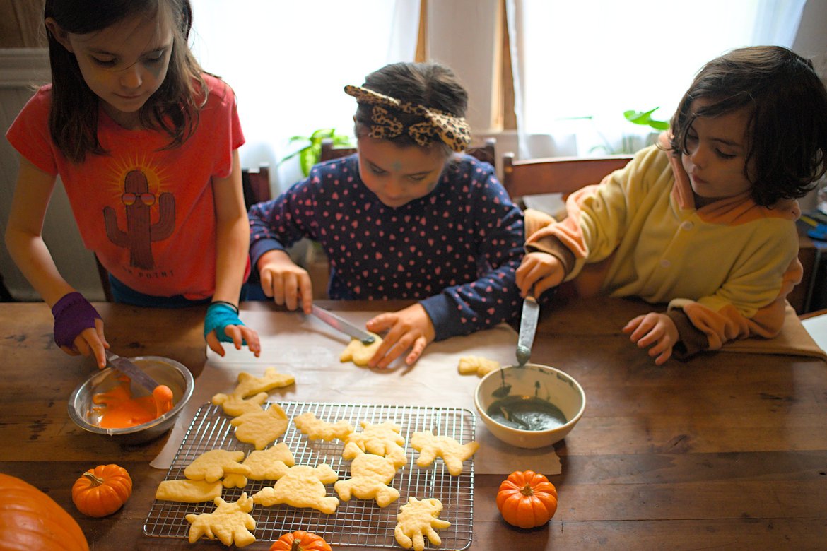 frosting halloween cookies photographed by Scott Gilbertson