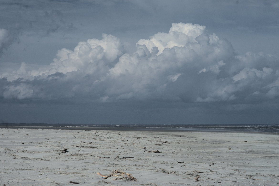 storm clouds on the horizen photographed by Scott Gilbertson