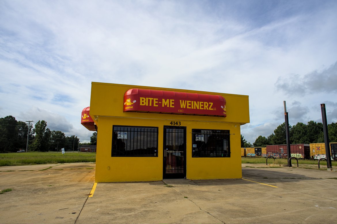 Bite me weinerz, anderson, sc photographed by luxagraf