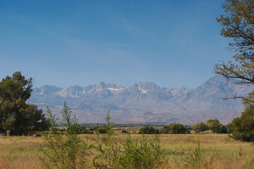 Sierra Nevada mountains from owens river valley photographed by luxagraf