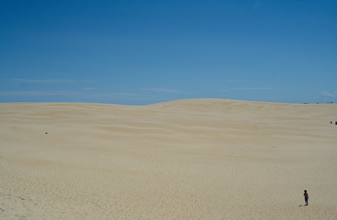 Hiking in the dunes at Jockey's Ridge State Park photographed by luxagraf