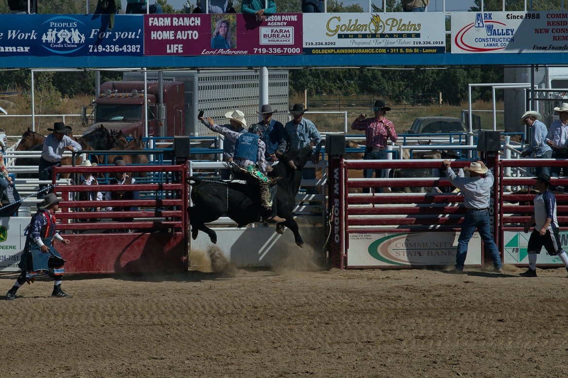 bullriding lamar rodeo photographed by luxagraf