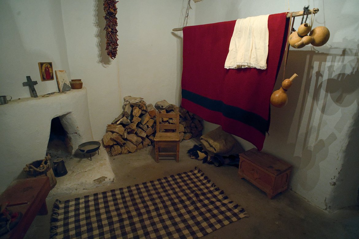 room typical of the workers at bent's old fort photographed by luxagraf