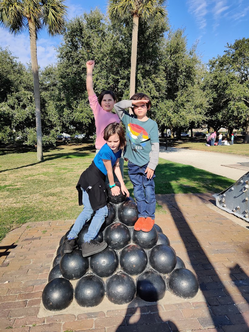climbing on cannon balls, battery park, charleston, sc photographed by luxagraf