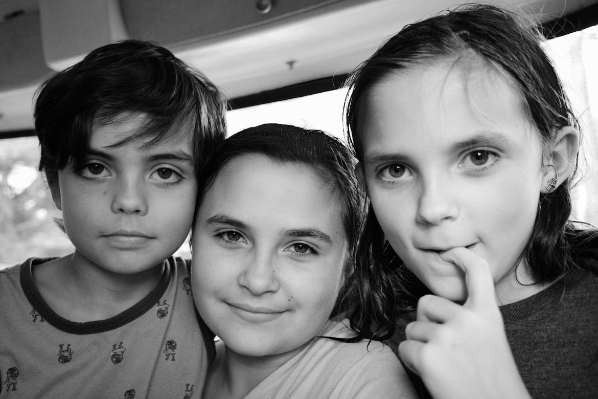 kids in the bus photographed by luxagraf