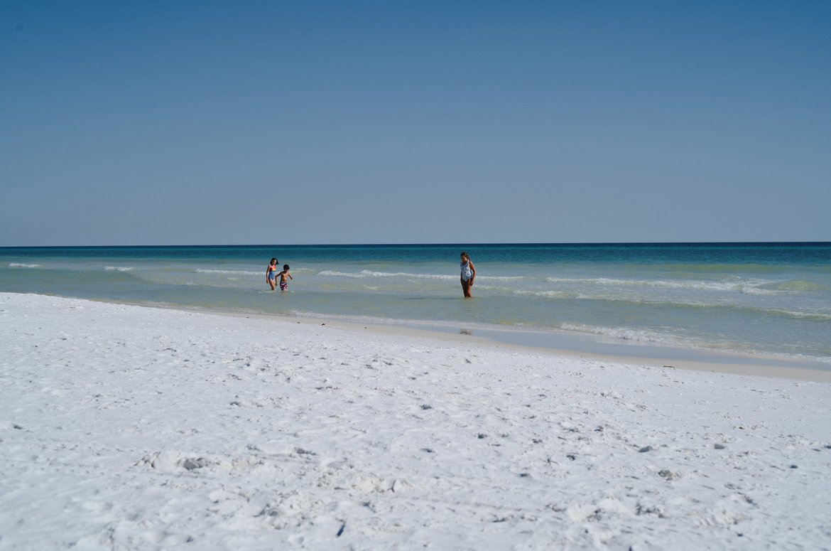 white sand beaches at Grayton State Park photographed by luxagraf