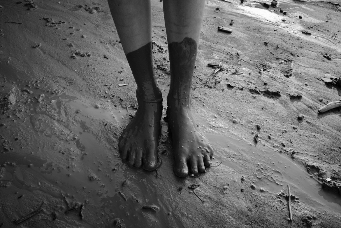 muddy legs in black and white, little girl's point, MI photographed by luxagraf
