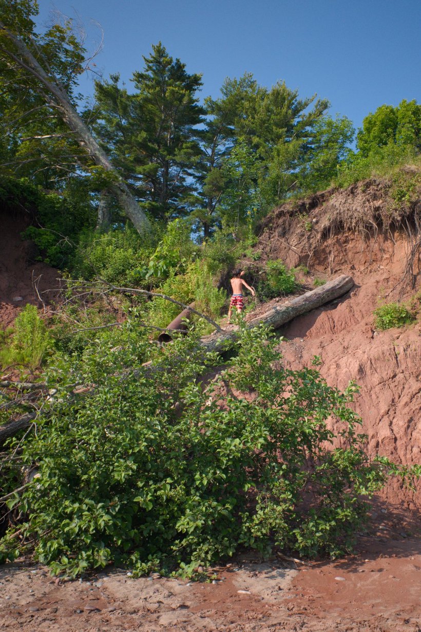 Climbing the cliff back up to the campsite, little girl's point, MI photographed by luxagraf