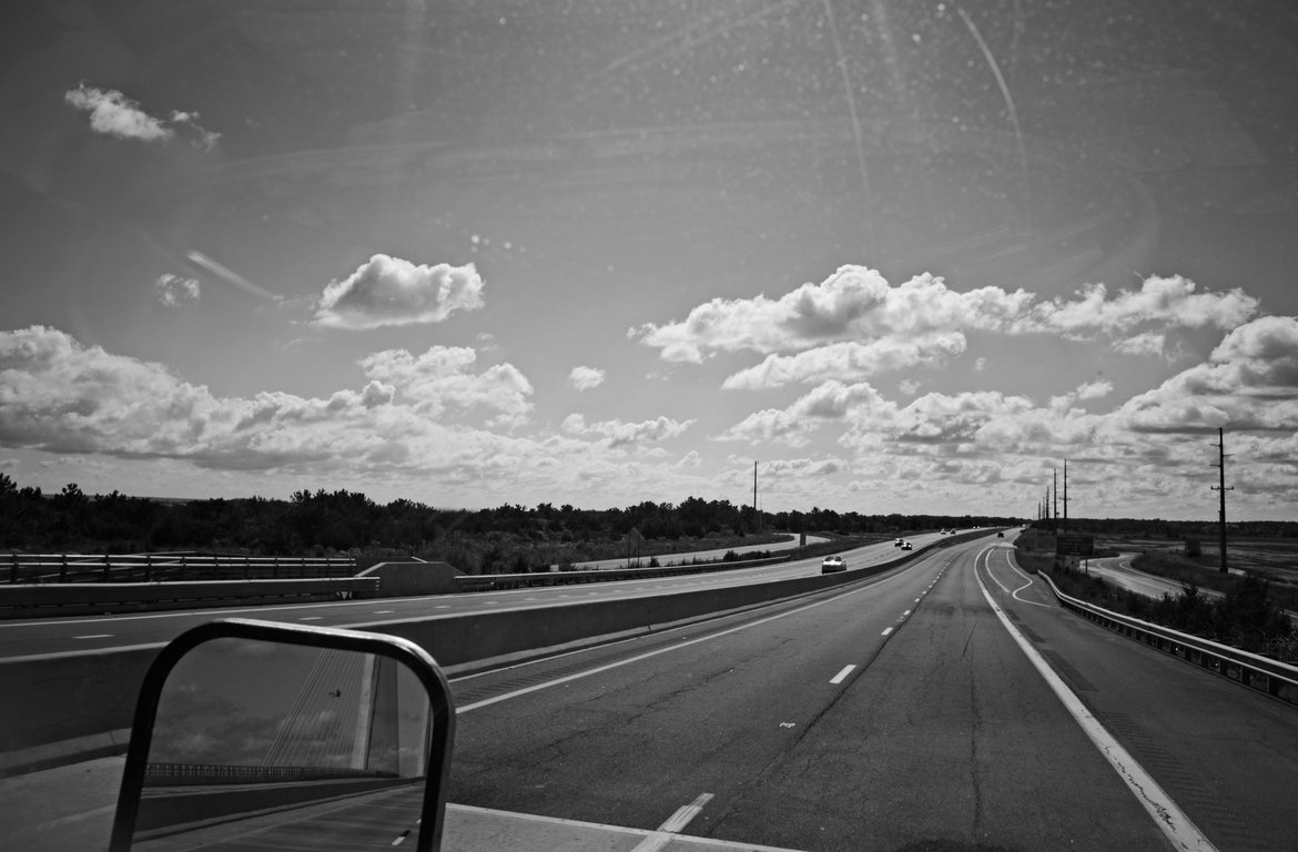 black and white image of the coast road through Delaware photographed by luxagraf