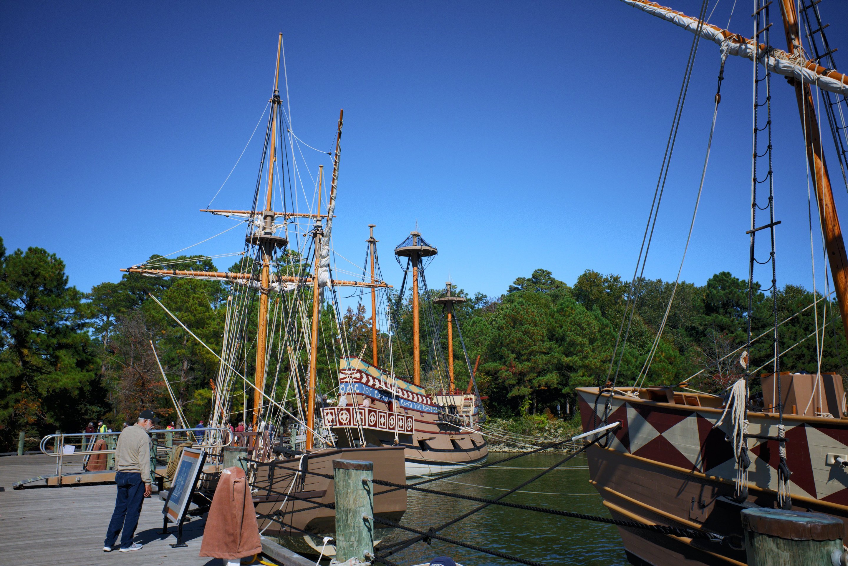 replicas of the ships that sailed to Jamestown photographed by luxagraf