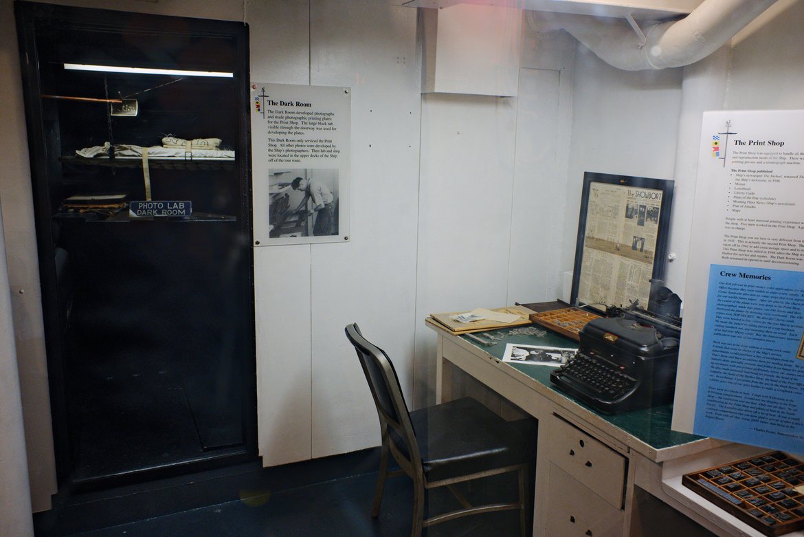 The ship's darkroom, where I'd have liked to have worked photographed by luxagraf