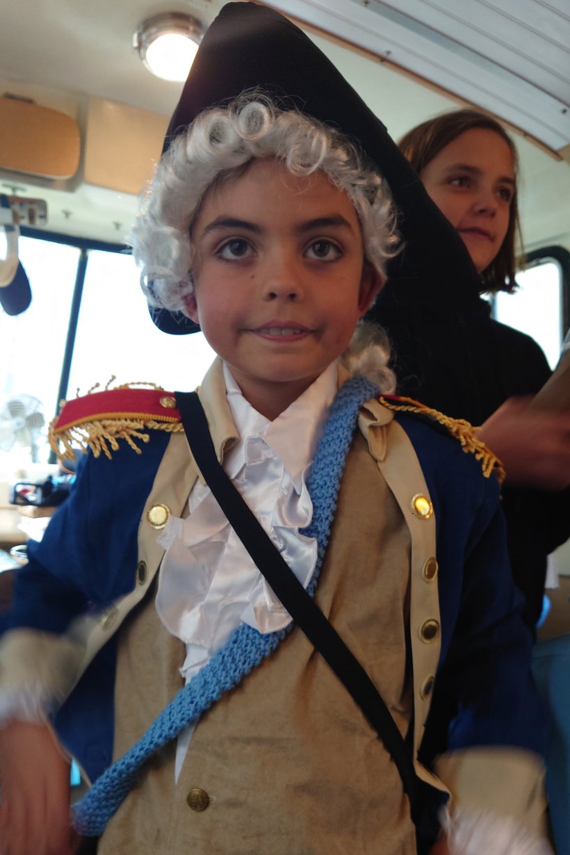 boy in a revolutionary war costume photographed by luxagraf
