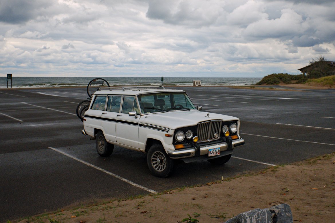 1989 Jeep wagoneer photographed by luxagraf
