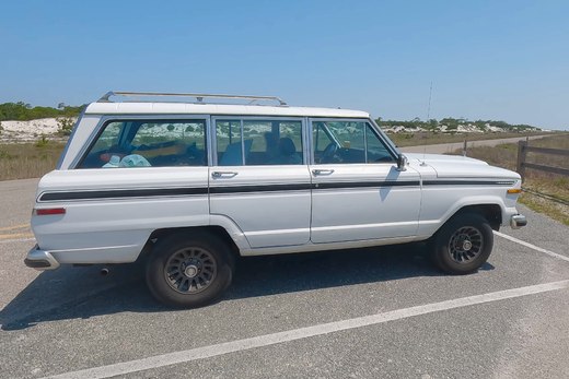 1989 Jeep Wagoneer photographed by luxagraf