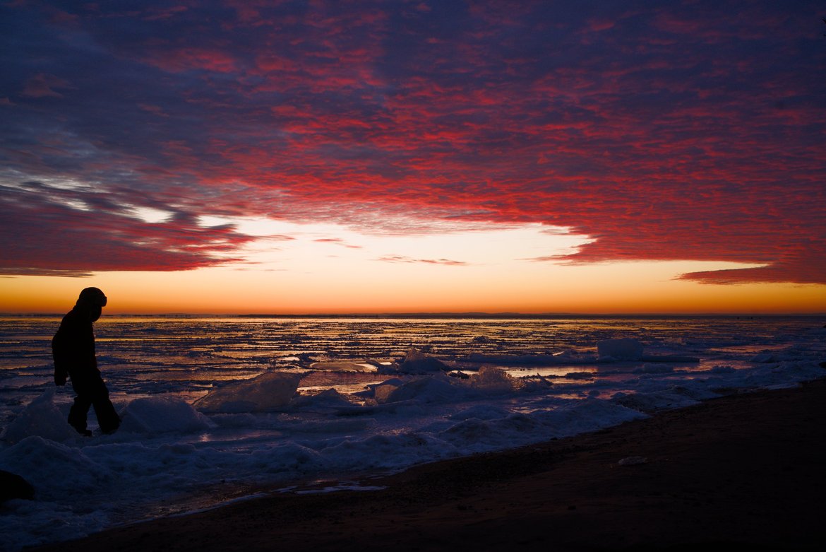 sunrise over an icy lake superior photographed by Scott Gilbertson