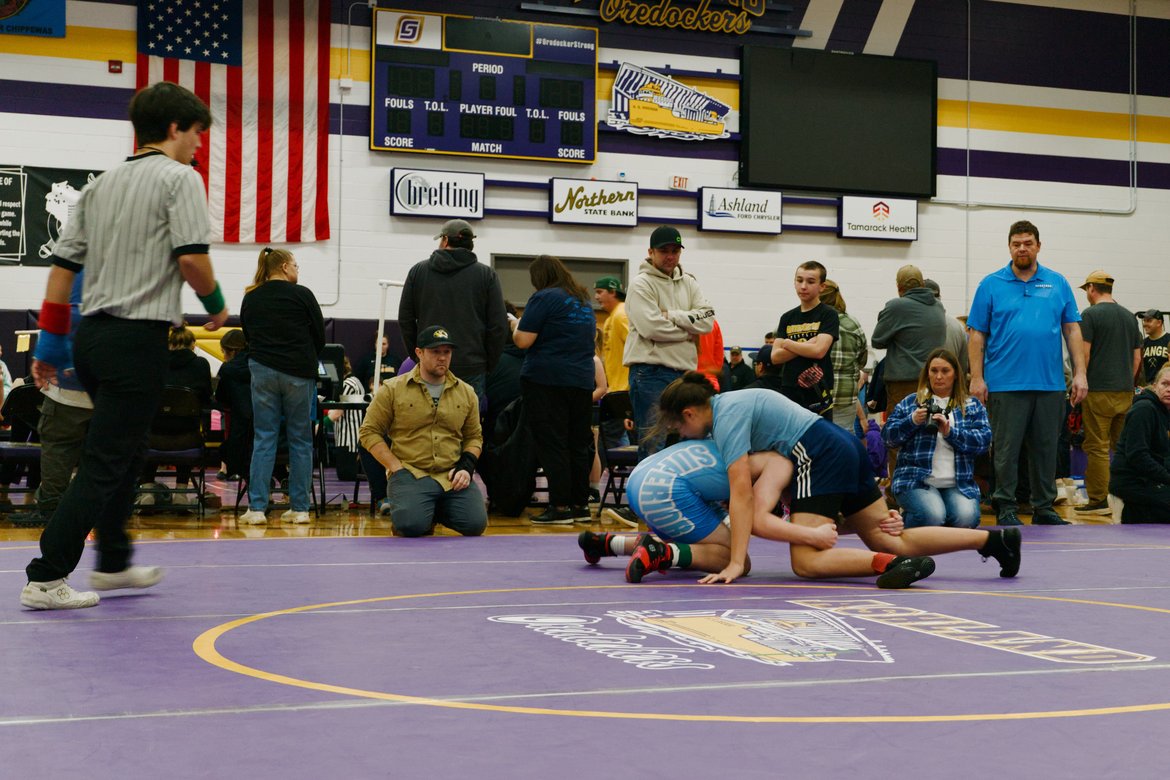 kids wrestling photographed by Scott Gilbertson