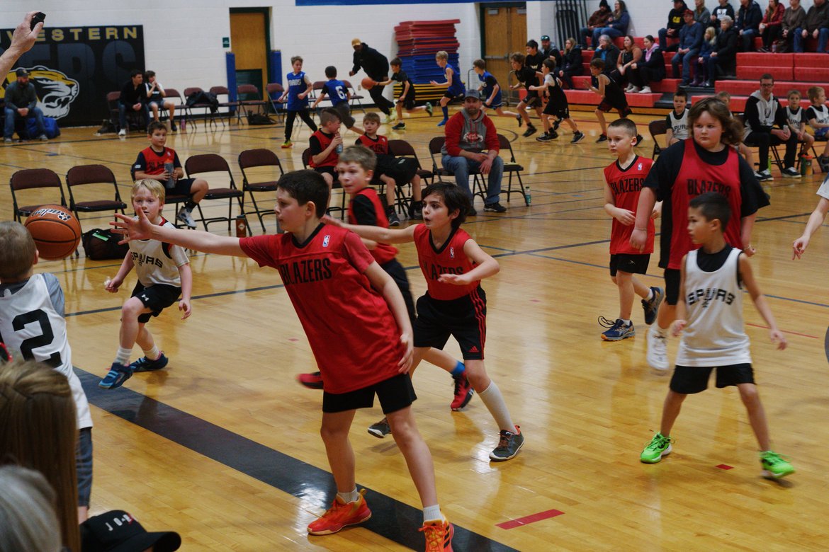 kids playing basketball photographed by Scott Gilbertson