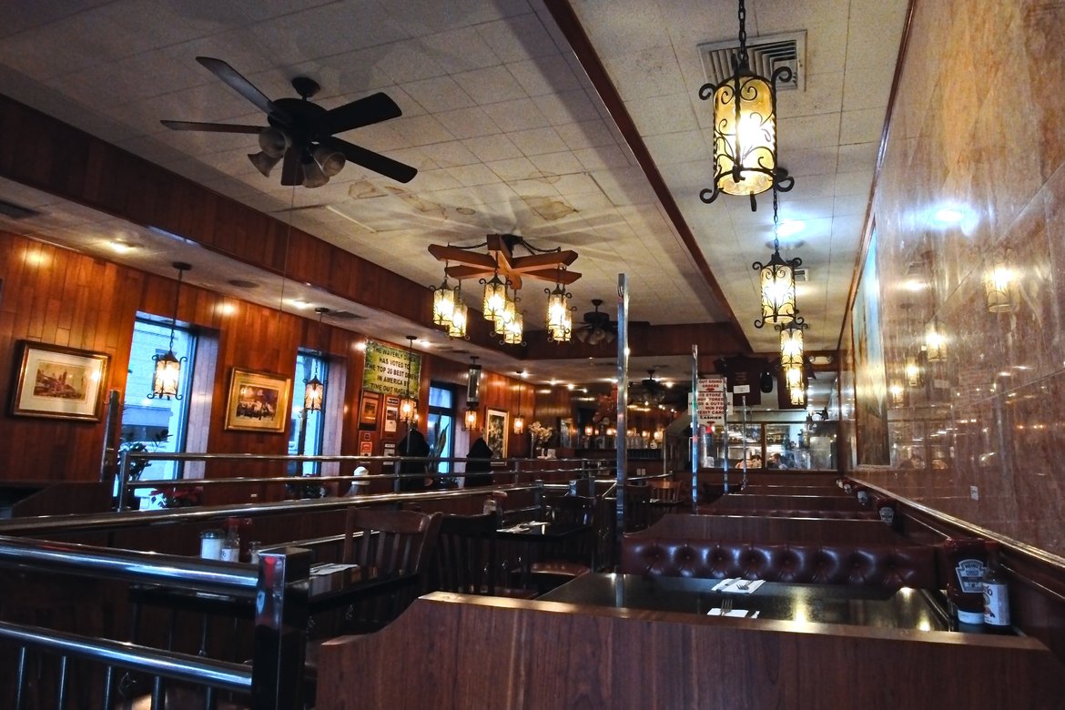 inside the waverly diner photographed by Scott Gilbertson