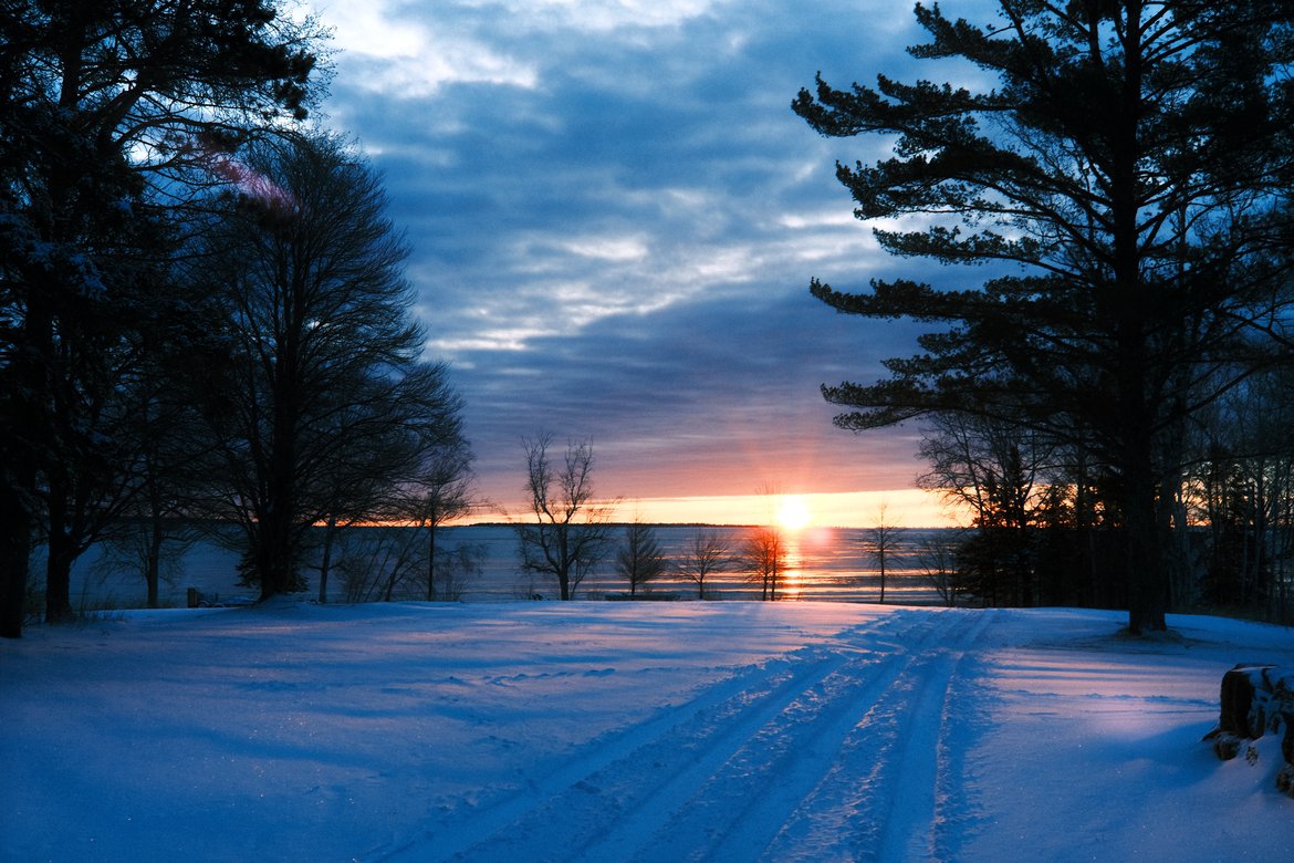 sunrise over fresh snow photographed by Scott Gilbertson