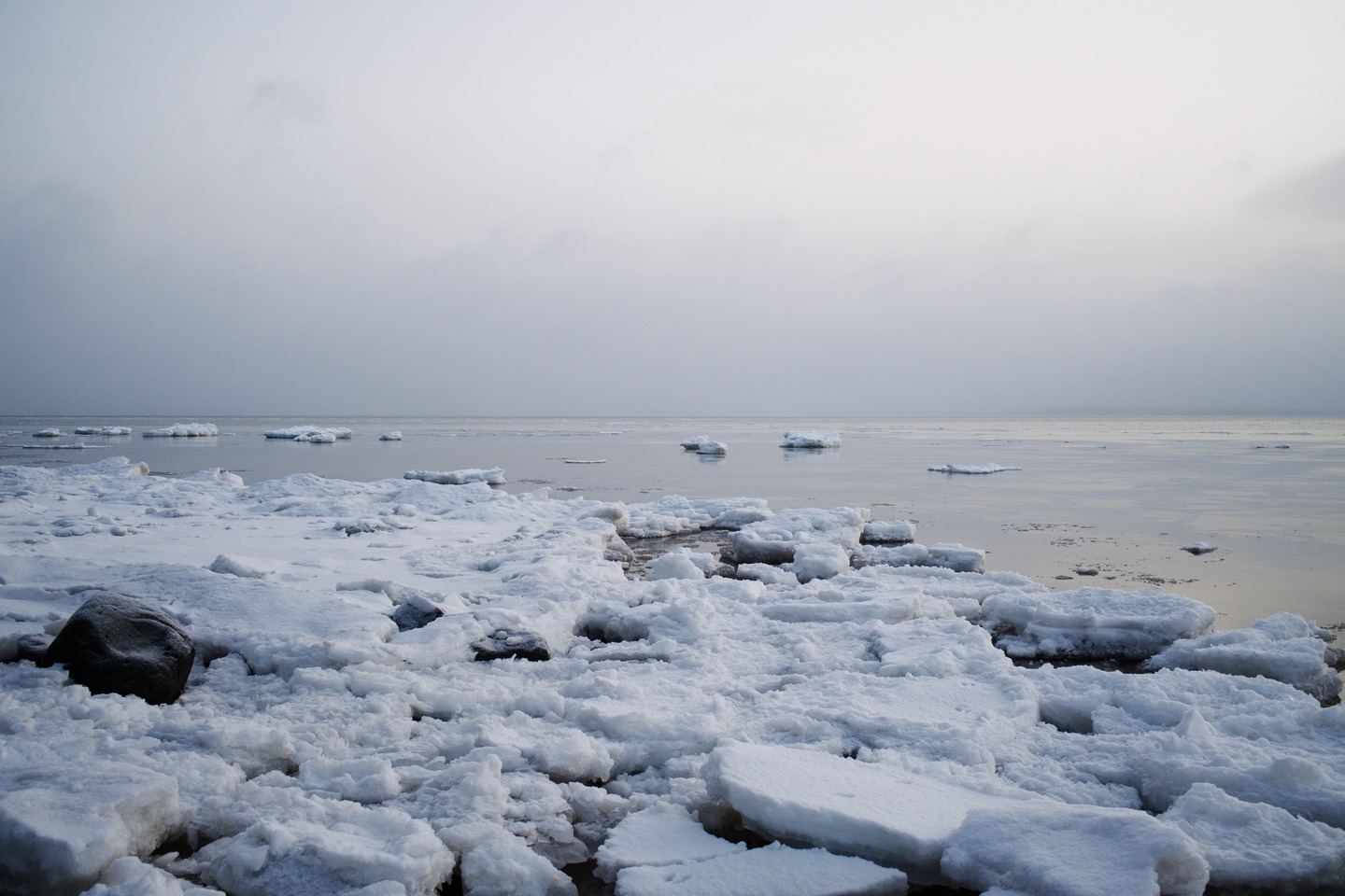 foggy ice day on the lake photographed by Scott Gilbertson
