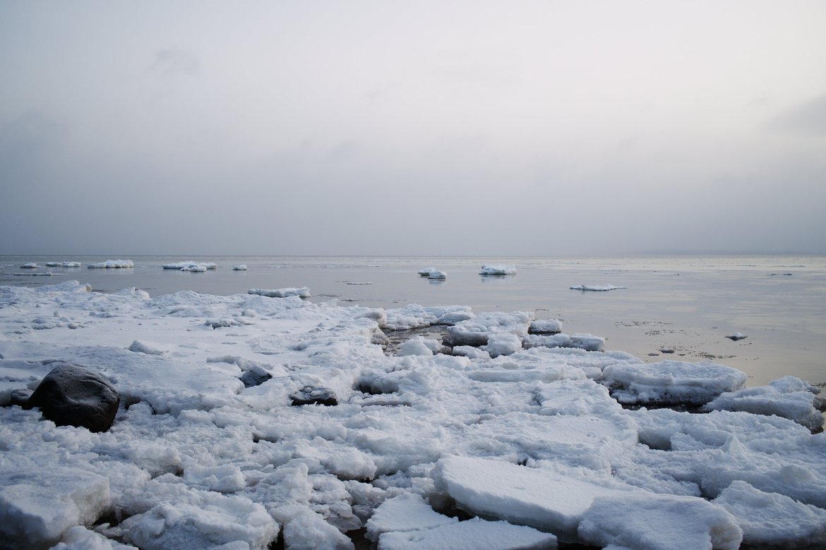 foggy ice day on the lake photographed by Scott Gilbertson