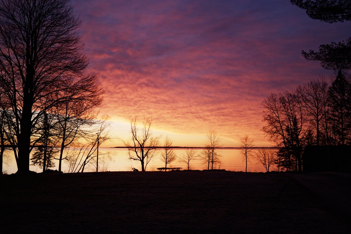 lake superior sunrise photographed by Scott Gilbertson