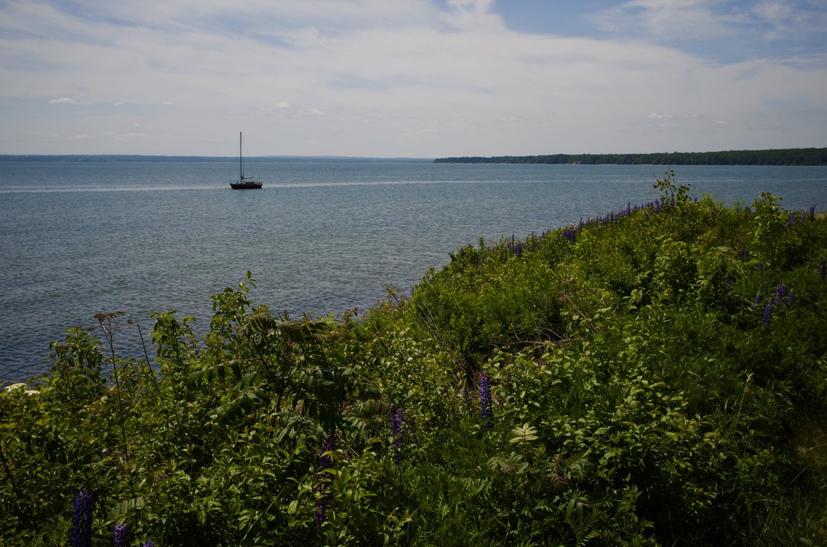 lakeside riding photographed by Scott Gilbertson